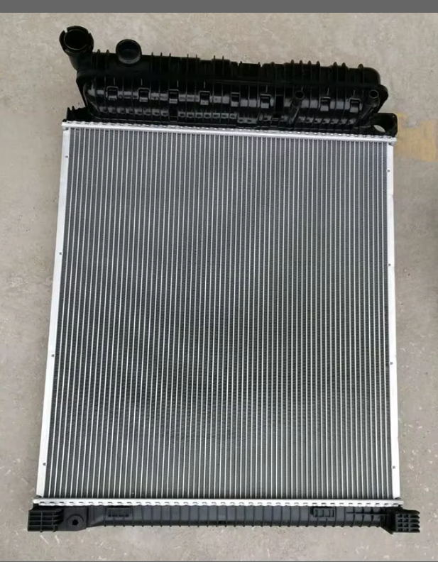 RADIADOR DE CAMIÓN XD370 PARA MERCEDES-BENZ