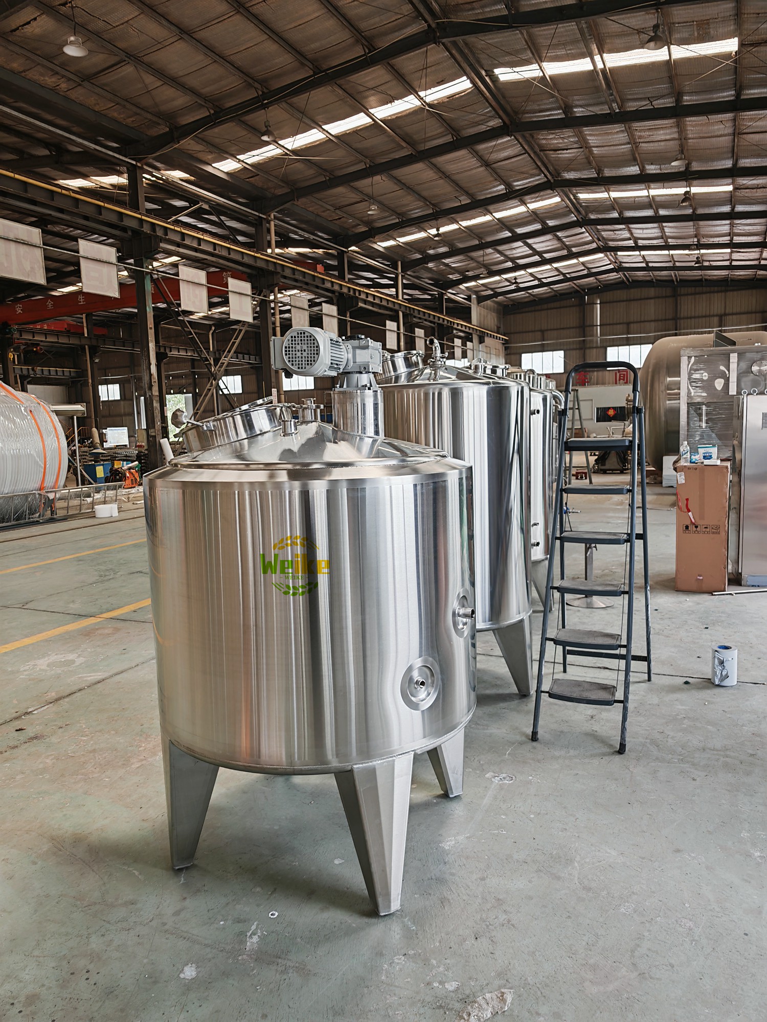alcoholmengtanks1