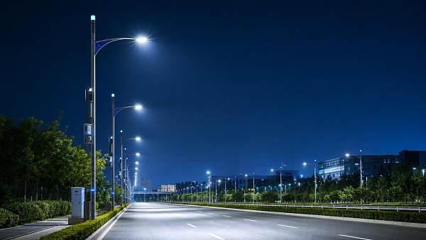 Are smart street lights really the lower cost option