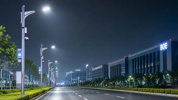 Do smart street lights cut energy costs enough to matter?