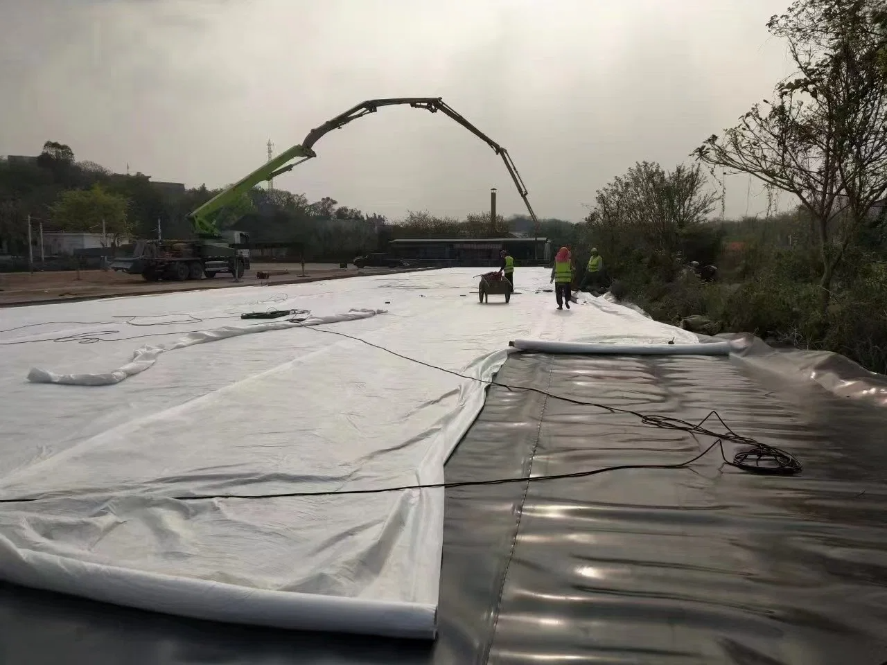 Factory Direct Price Bituminous Composite Geomembrane for landfill and reservoir anti-seepage