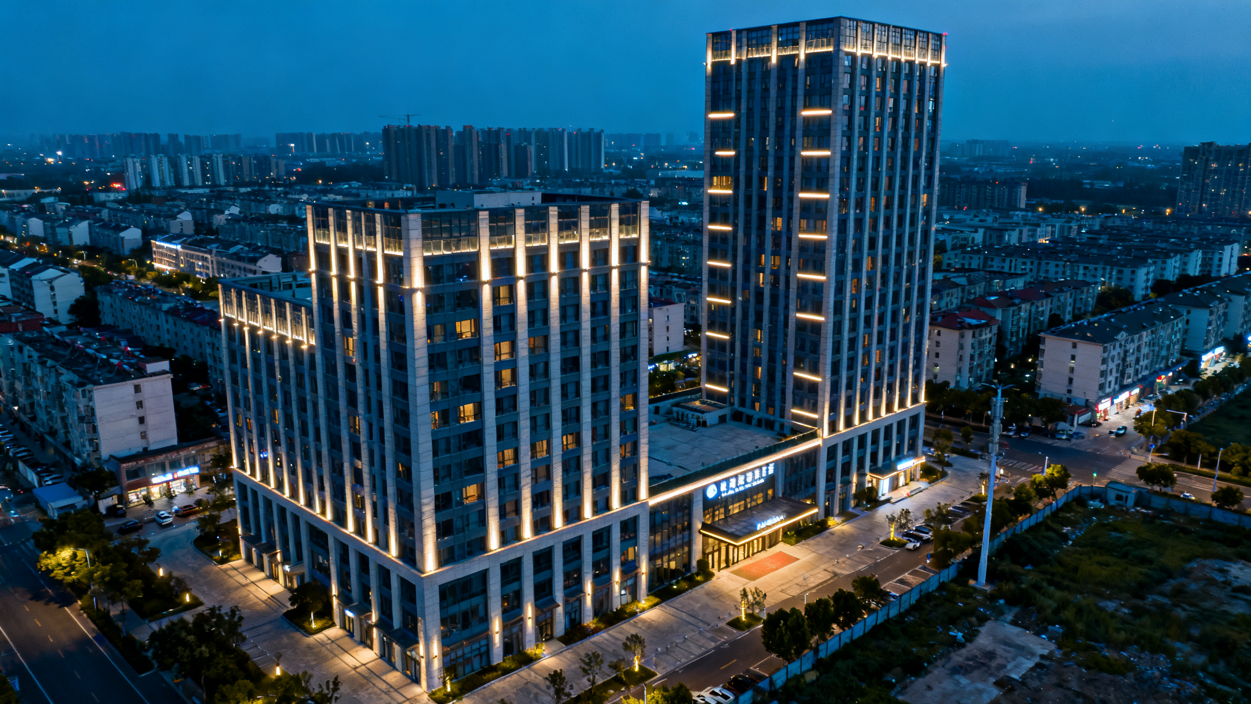 How to Evaluate a Facade Lighting Manufacturer for Long-Term Projects