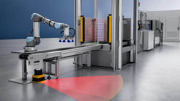 How to Specify Safety Sensors for Collaborative Robot Systems in Shared Workcells