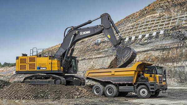 Crawler Excavators: Key Specs That Change Jobsite Performance
