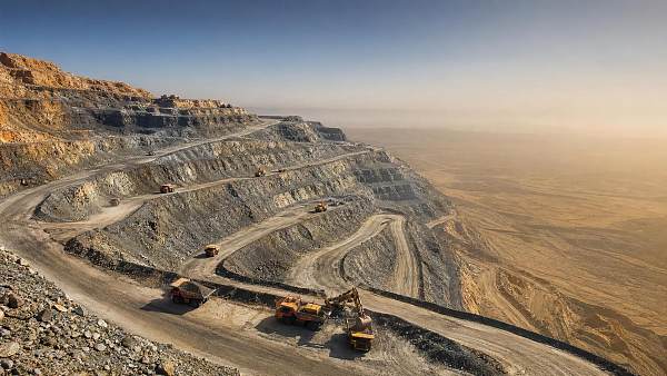 Open Pit Mining Methods: Key Cost, Safety, and Output Trade-Offs Open Pit Mining Methods: Key Cost, Safety, and Output Trade-Offs