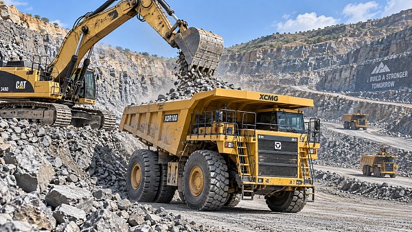 Fuel Efficiency or Payload: Which Matters More for Earthmoving?