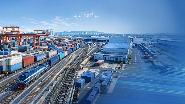 Can a rail commercial gateway improve freight flow fast enough?