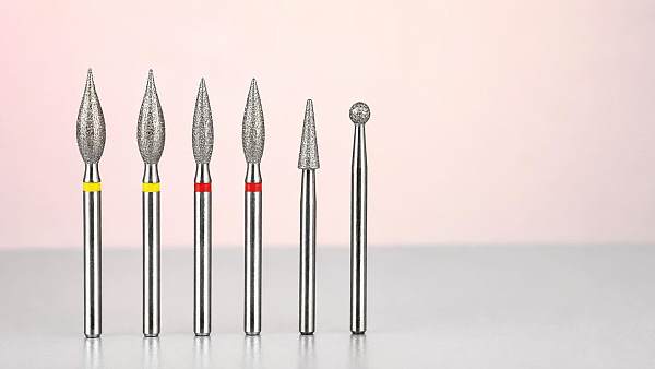 Which diamond nail drill bit grit is safe for cuticle cleaning