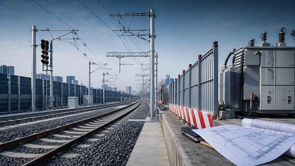 Rail regulatory frameworks that delay projects the most