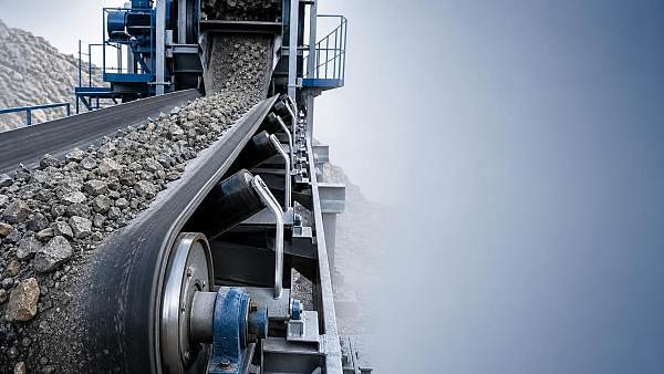 How to Choose Rubber Conveyor Belts for Abrasive Bulk Material Handling?