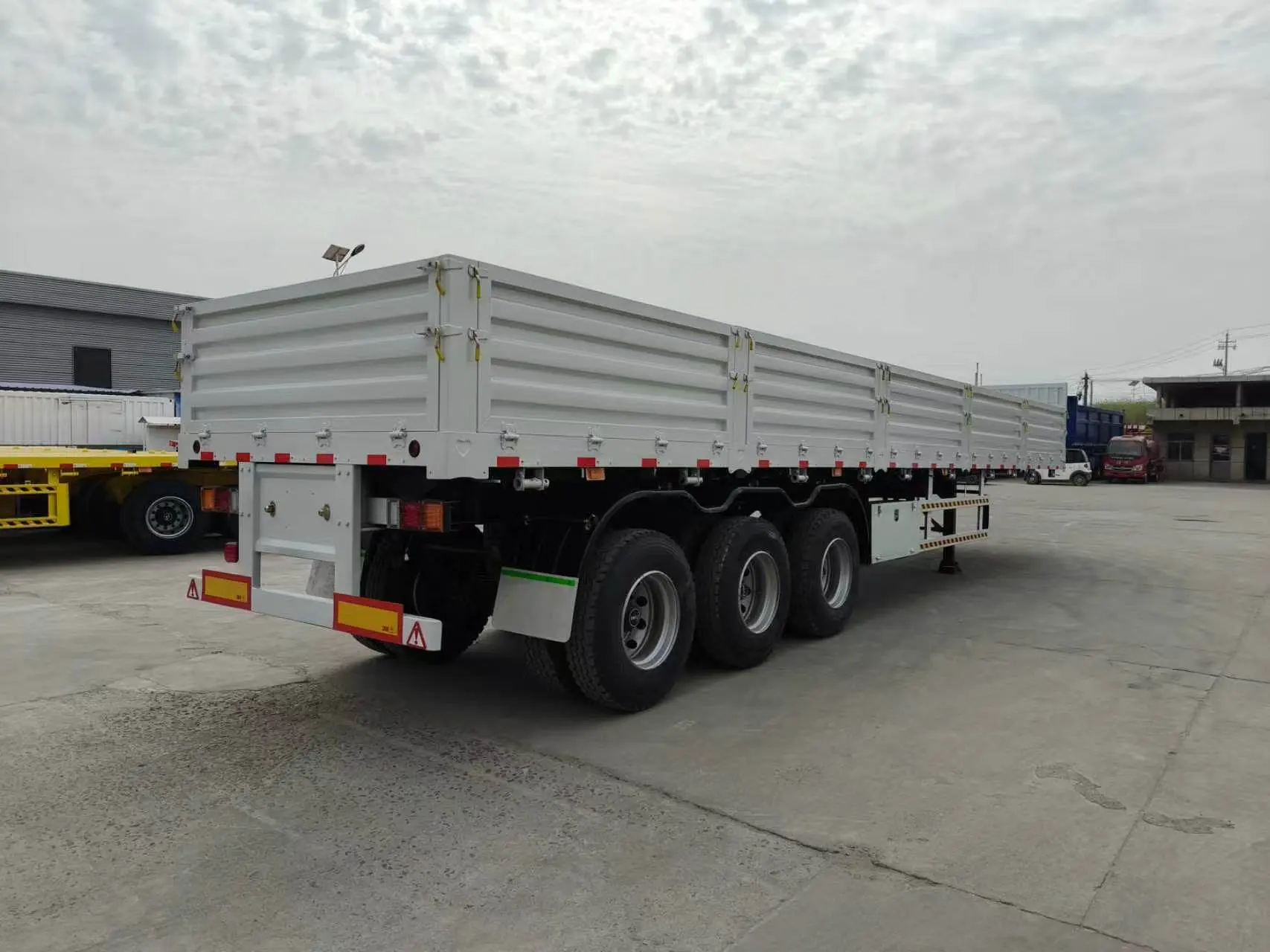 3-Axle Sidewall Semi Trailer