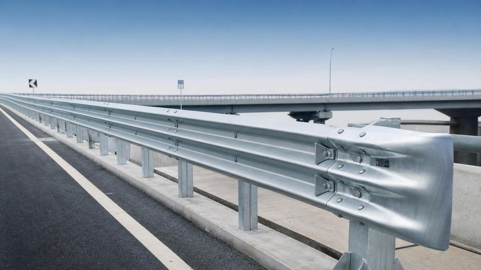 Why Guardrail Systems Fail Inspection and How to Correct Common Compliance Issues Why Guardrail Systems Fail Inspection and How to Correct Common Compliance Issues