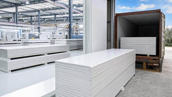 Cleanroom Investment Surge Pushes Wall Panel Lead Times to Q4