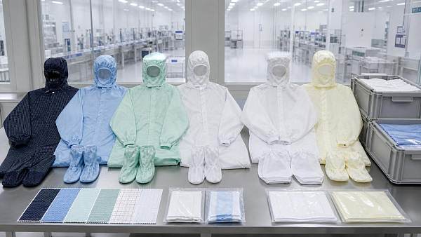 Cleanroom Garment Price Breakdown: What Affects Cost Across Materials, Grades, and Use Cycles