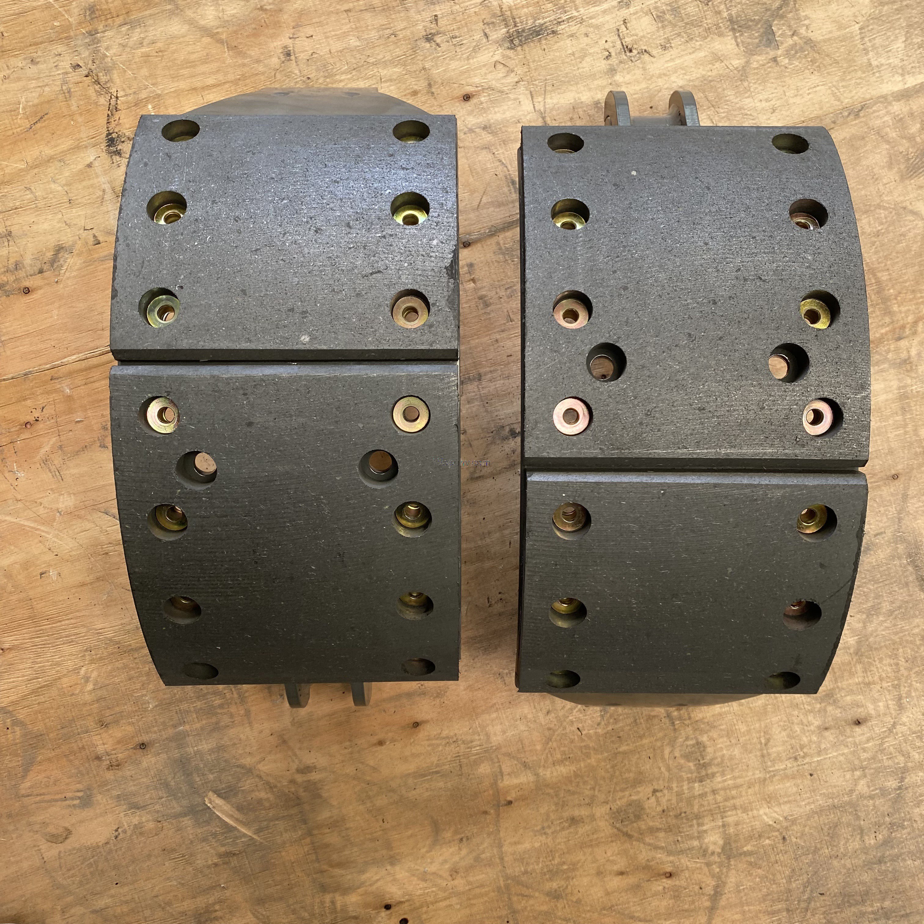 AZ9100440034 Front Brake Shoe Assembly for SINOTRUK STR New Type Heavy Duty Trucks