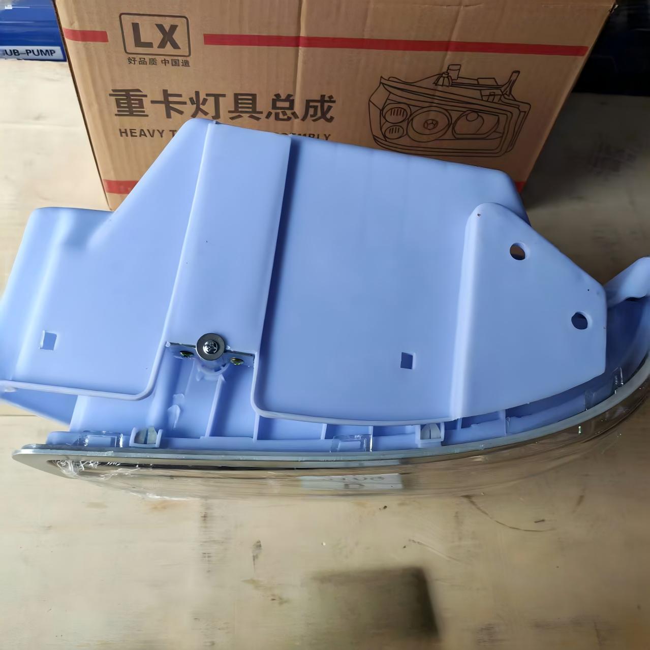 Headlamp R 371 WG9719720002 for SINOTRUK HOWO 371 Heavy Duty Truck (Right Front Headlight Assembly)