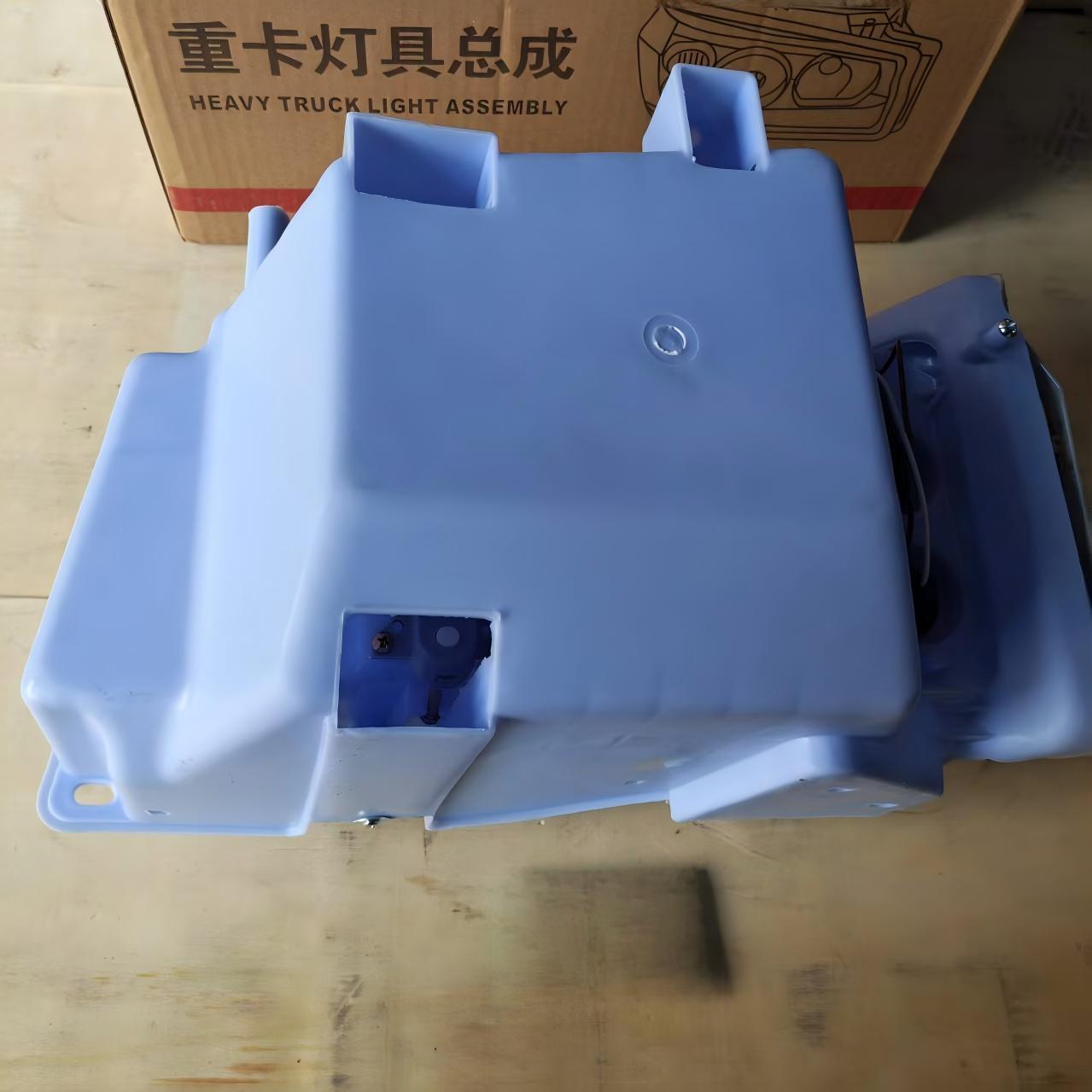 Headlamp R 371 WG9719720002 for SINOTRUK HOWO 371 Heavy Duty Truck (Right Front Headlight Assembly)