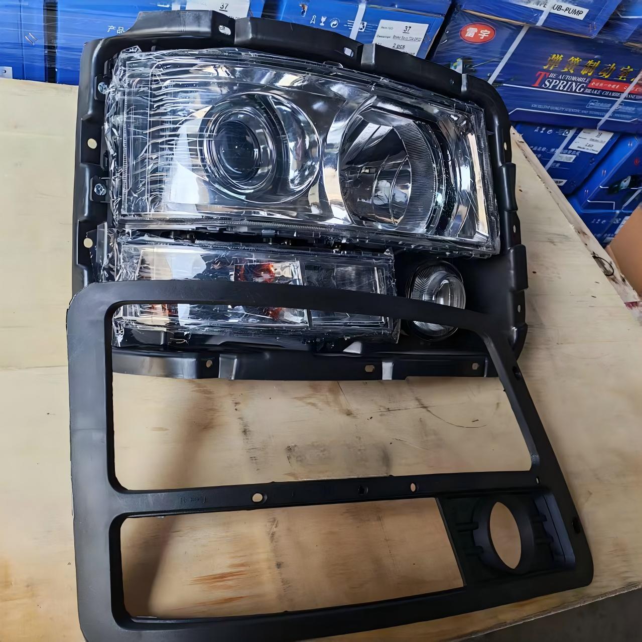 Shacman Headlamp R (Right Side) Truck Headlight Assembly for SHACMAN F2000 / F3000 / H3000 Series