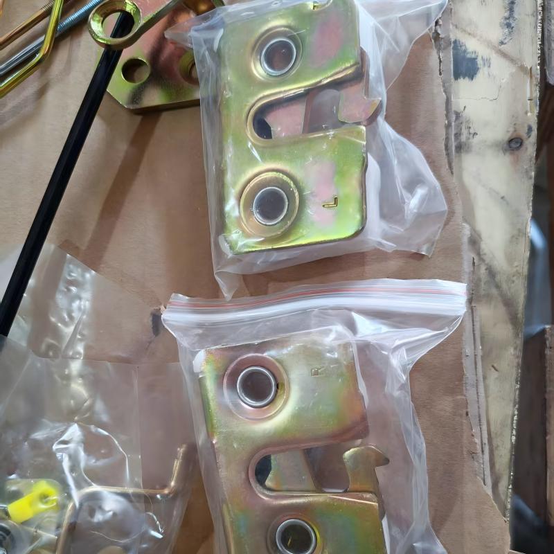 SINOTRUK HOWO Door Lock Assembly WG1642341001 for HOWO A7 T7H Truck Cabin