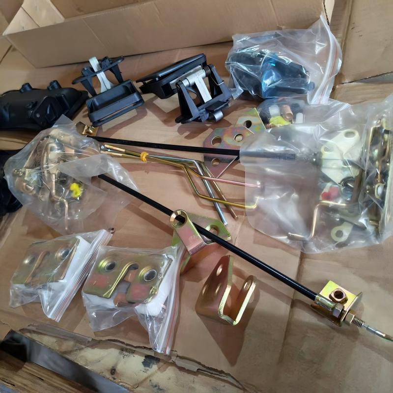 SINOTRUK HOWO Door Lock Assembly WG1642341001 for HOWO A7 T7H Truck Cabin