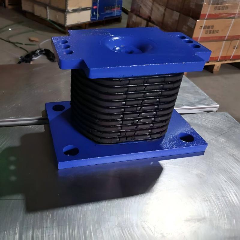 SINOTRUK HOWO Rubber Support Assembly AZ9725520278 6 Holes Rubber Type Chassis Support