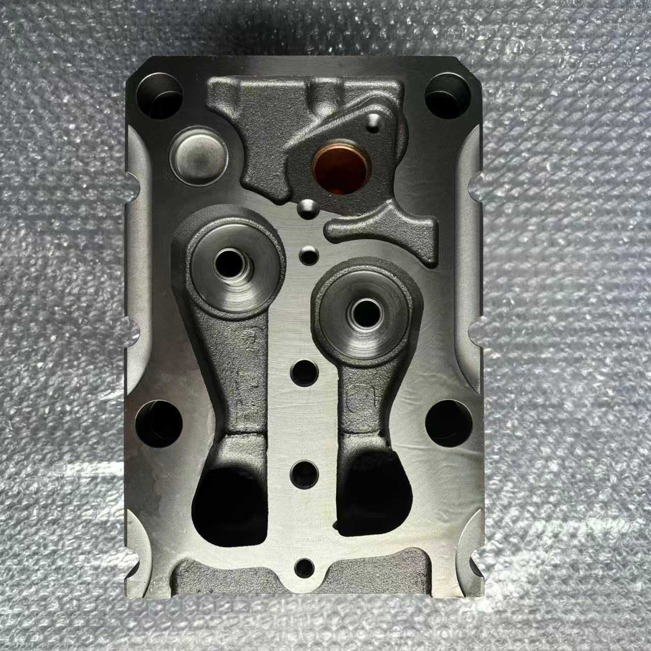 Cylinder Head VG1540040058 Euro II Engine Cylinder Head for HOWO STR Diesel Engine Parts