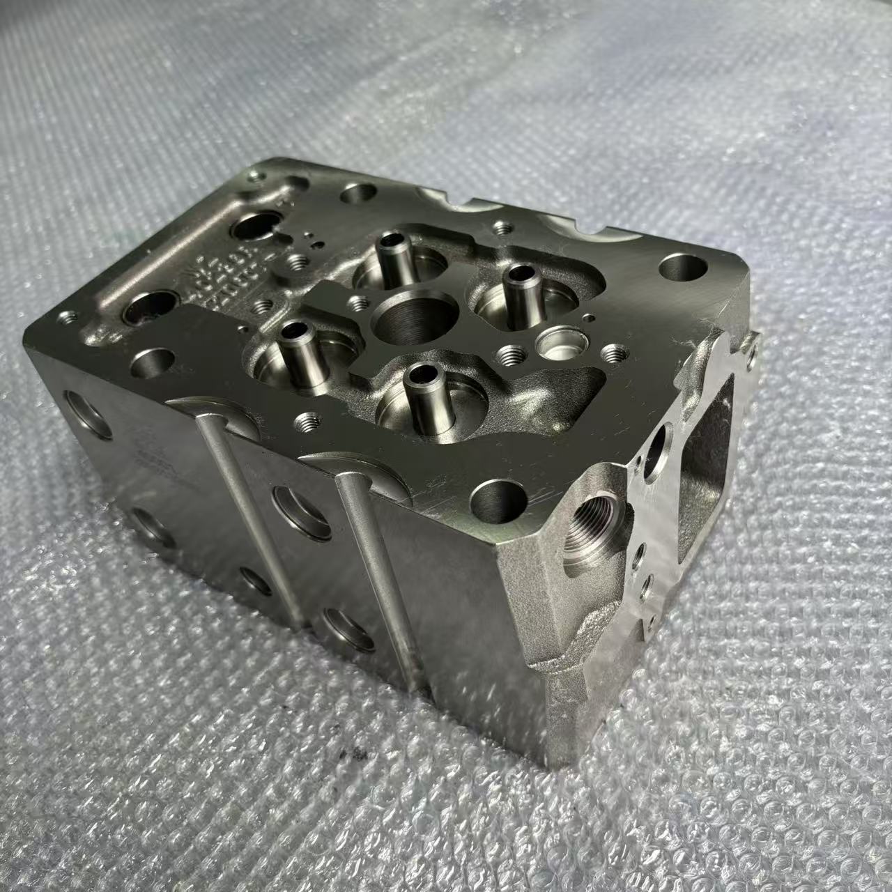 Cylinder Head 612630040001 P12 Four Valve Engine Cylinder Head for Heavy Duty Truck Diesel Engine Parts