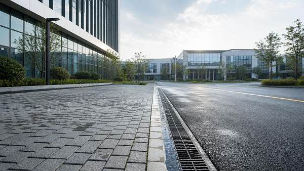 Permeable Concrete Pavers vs Traditional Paving: Which Fits Your Site Better?