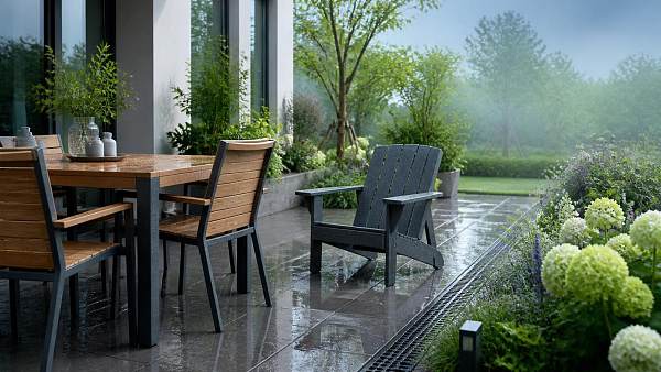 Which outdoor furniture materials hold up best in rainy climates?
