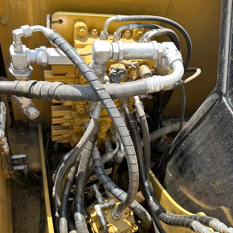 حفارة Caterpillar 307E2