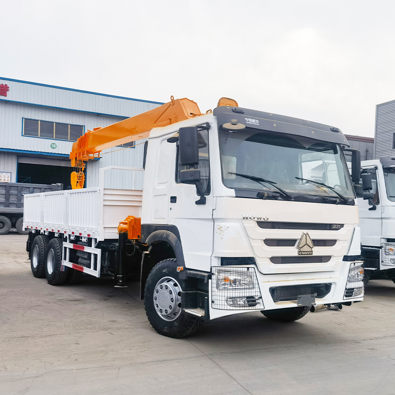Camion-grue à flèche 6X4 d'occasion et reconditionné