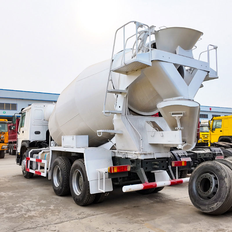 Camion malaxeur à béton Howo d'occasion 6x4