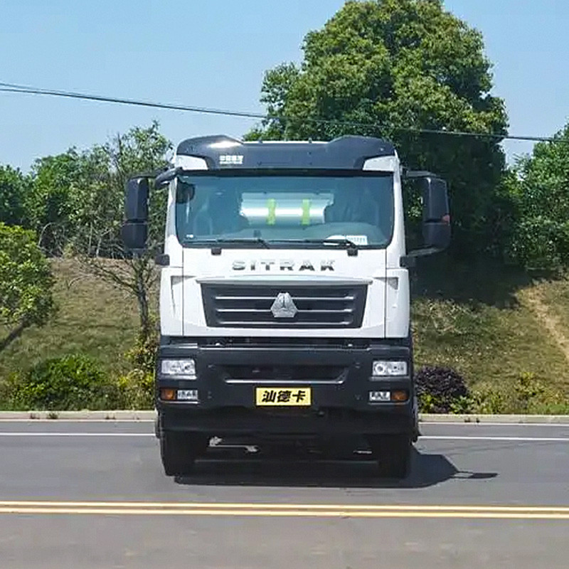 3 Camion malaxeur SITRAK 8X4 d'occasion