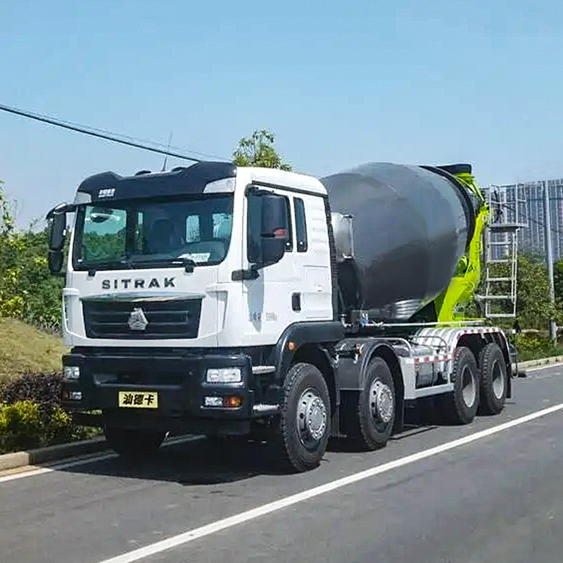 Camion malaxeur SITRAK 8X4 d'occasion