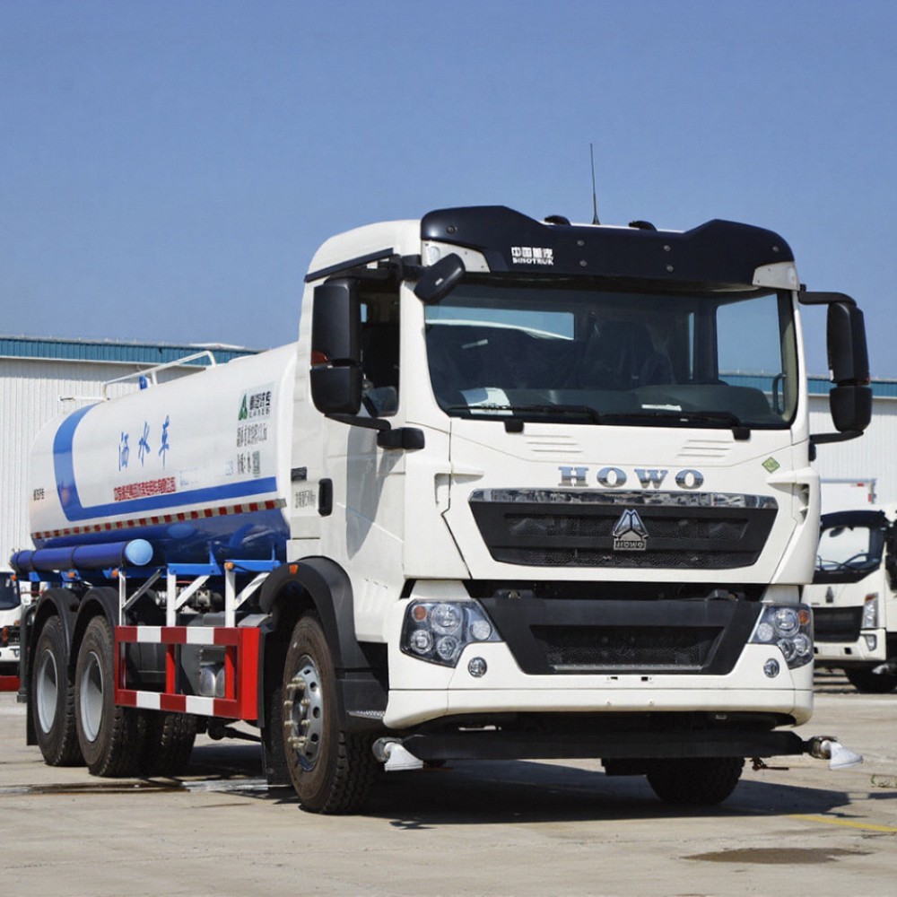 3 Camion-citerne d'eau HOWO TX 6X4 d'occasion