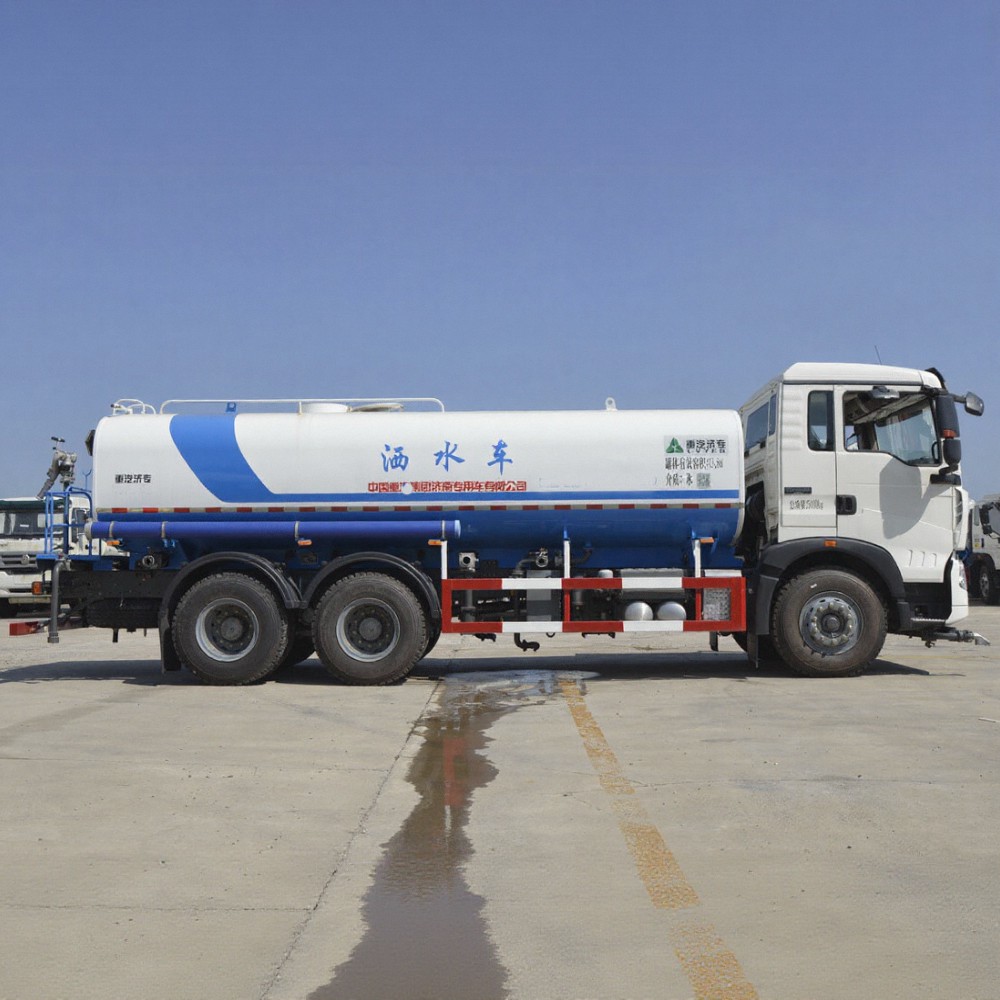 Camion-citerne d'eau HOWO TX 6X4 d'occasion