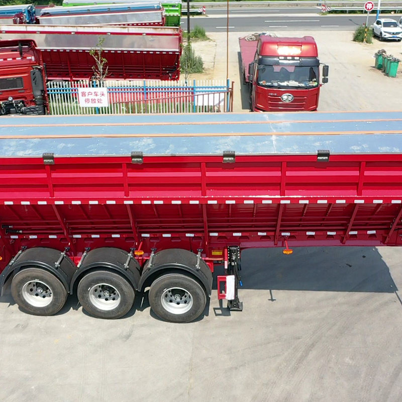 Semi-remorque d'occasion pour le transport de matériaux pulvérulents par convoyeur à bande intelligent
