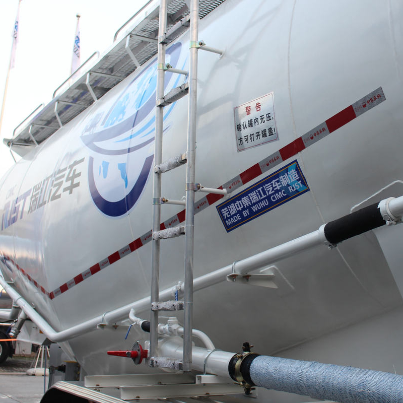 Semirremolque para transporte de materiales en polvo de la serie de 33 metros cúbicos CIMC Ruijiang usado