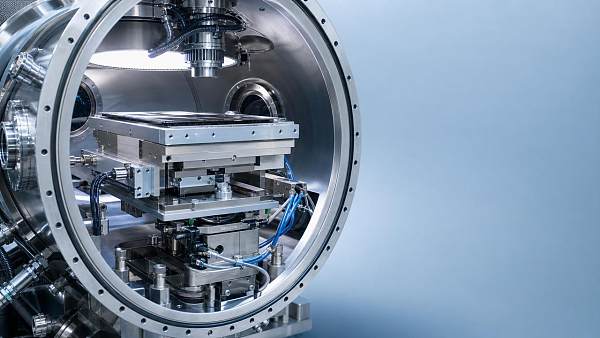 How to Choose a Vacuum Compatible Nano-Stage