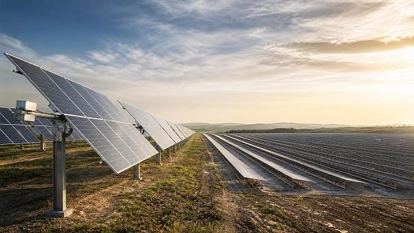 Solar Trackers vs Fixed Racks: Is the Gain Worth It?