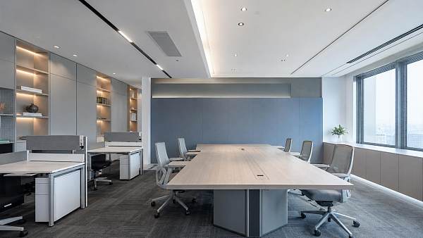 Office Decor Ideas That Improve Space Efficiency