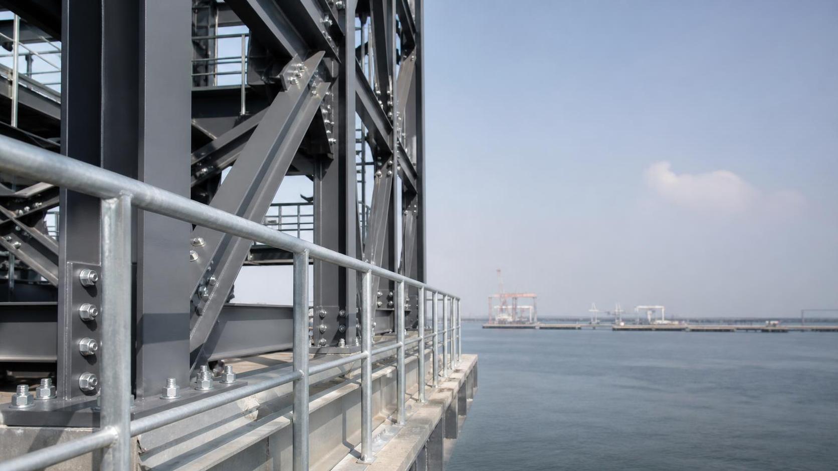 How to choose corrosion protection solutions for coastal steel structures