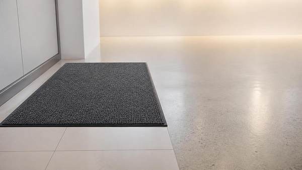 How to choose floor mats that stay in place on smooth floors