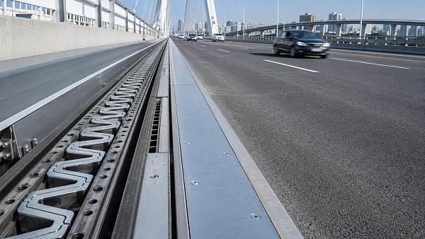 How to select bridge expansion joints for high-traffic bridges