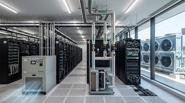 Server Room Cooling Options: DX, Chilled Water, or Adiabatic?