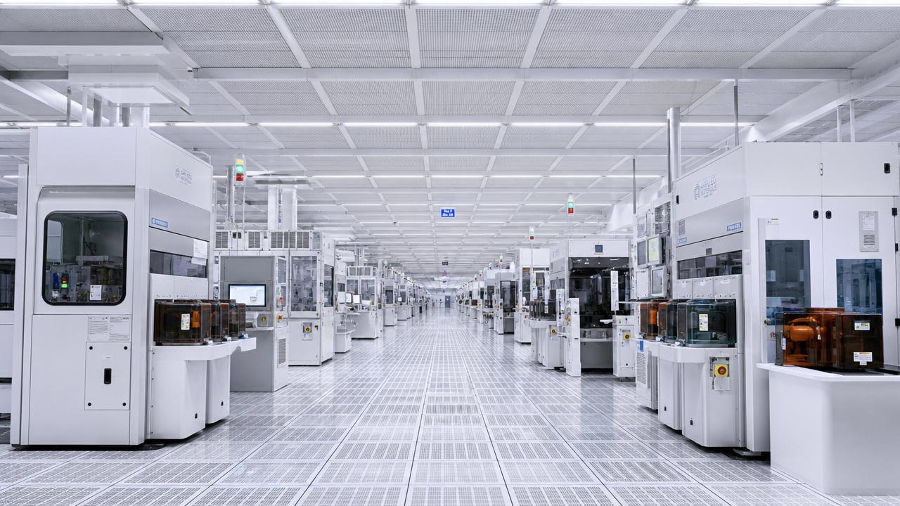 Semiconductor Cleanroom Design for ISO Class 1 Goals