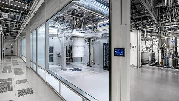 Cleanroom Architecture for Quantum Computing: Contamination Control Basics