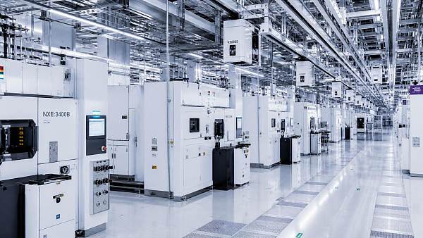 What do SEMI standards mean for semiconductor fabs?