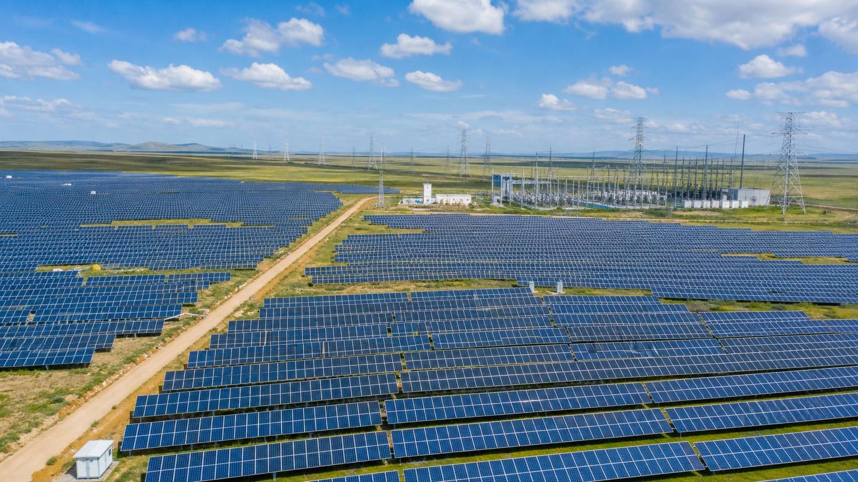 What Determines Solar Farm ROI: Land, Capacity, and Grid Access