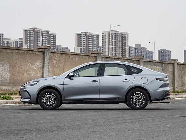外观-比亚迪海豹05 DM-i 2026款210KM尊贵型(4)